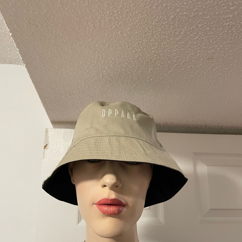 Bucket hat